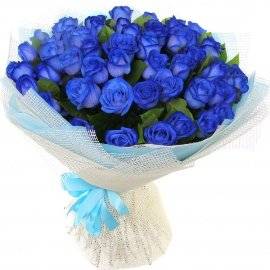 Blue Roses as a Rare Sapphire