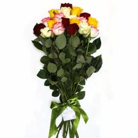 Букет из 19 разноцветных  роз