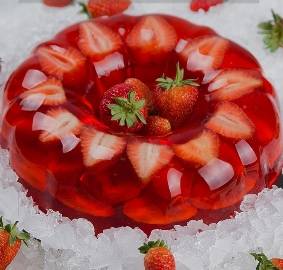 Strawberry Gele Cake
